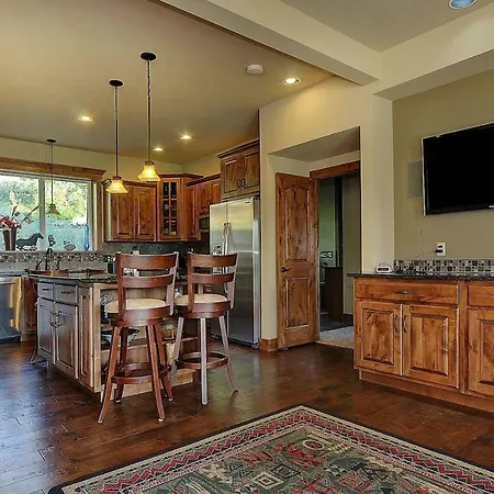 Private Retreat On Working Horse And Cattle Ranch Vila